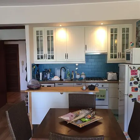 Spacious T1 In Apartment *
